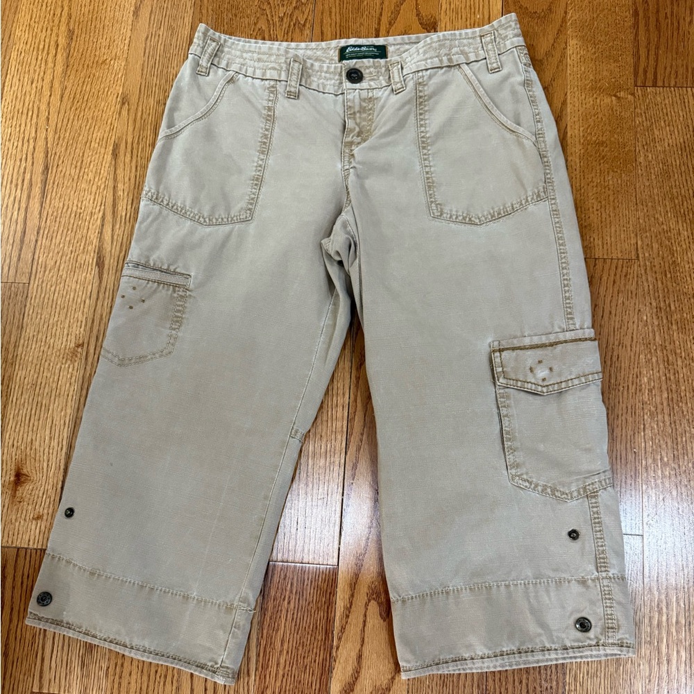 Eddie Bauer womans versatile tan cargo capris sz p4 washable pockets